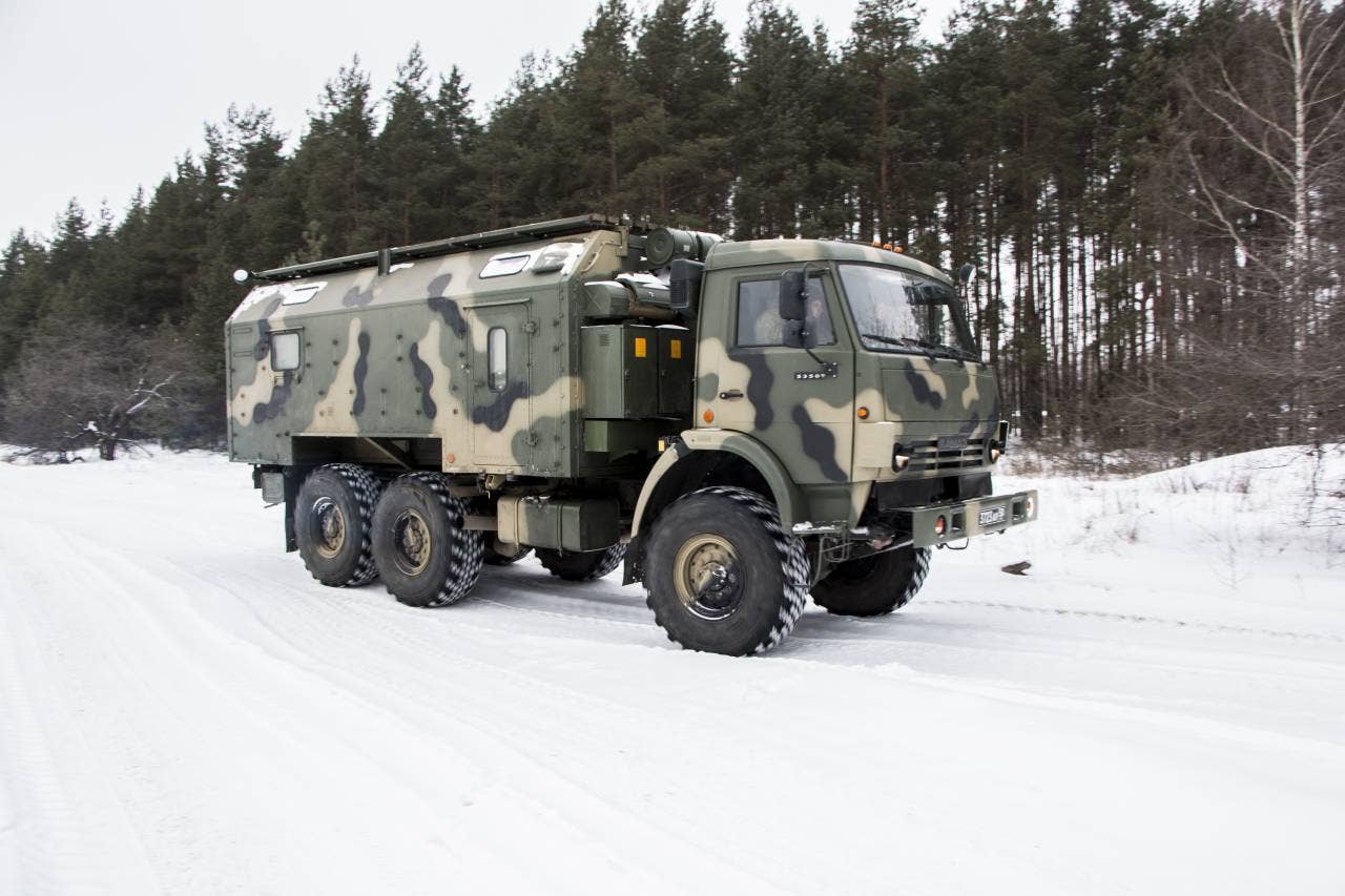 The Russian Army’s RB-341V Leer-3 EW system proved particularly successful during Russia’s 2014 invasion of Ukraine and its aftermath. This picture shows one of the vehicles which supports the Leer-3 system. <em>topwar.ru</em>