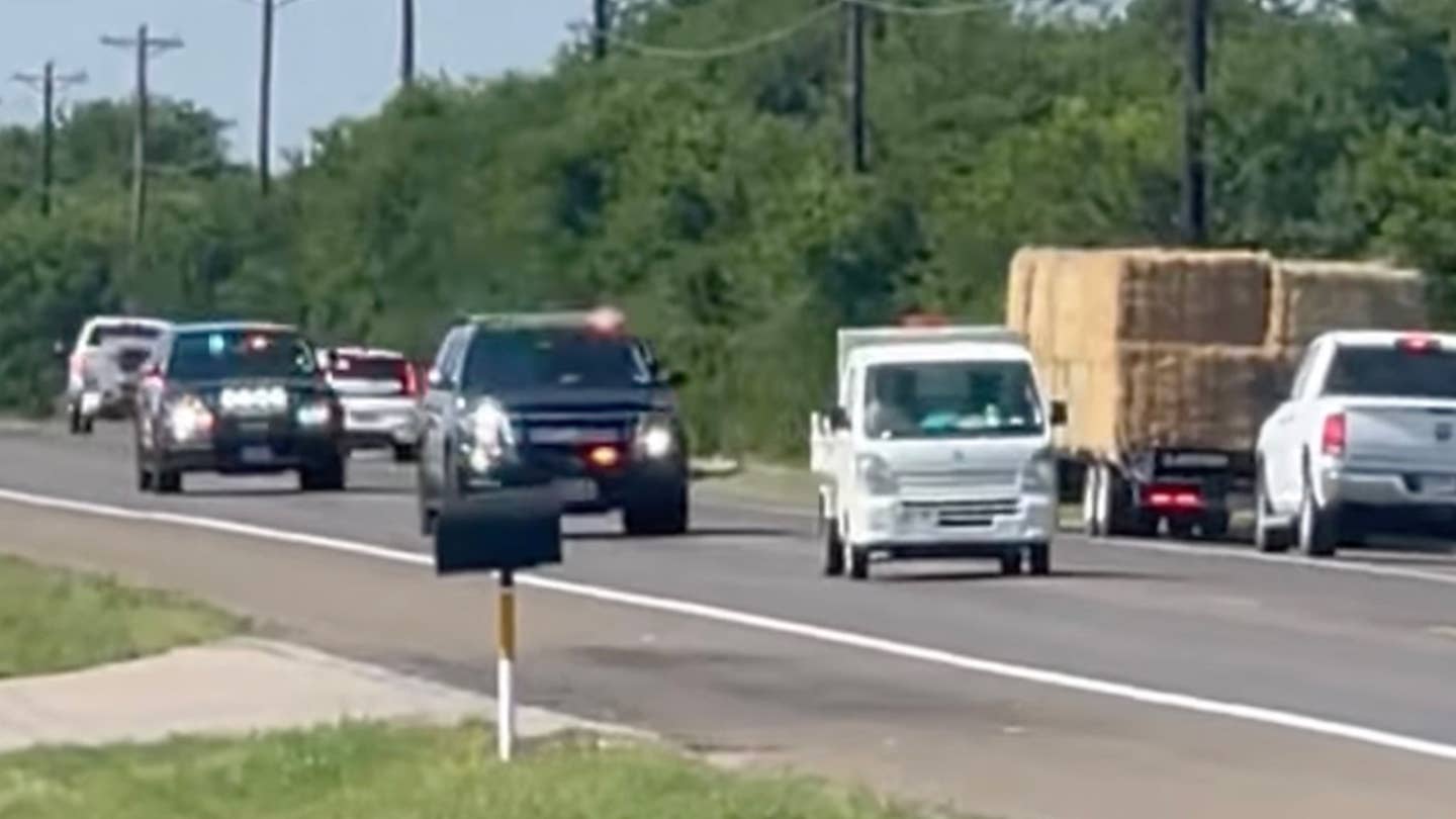 An imported Suzuki Carry kei truck leads Texas police on a high-speed chase