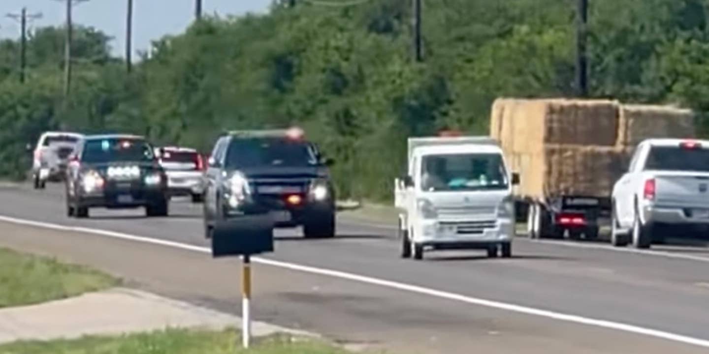 An imported Suzuki Carry kei truck leads Texas police on a high-speed chase
