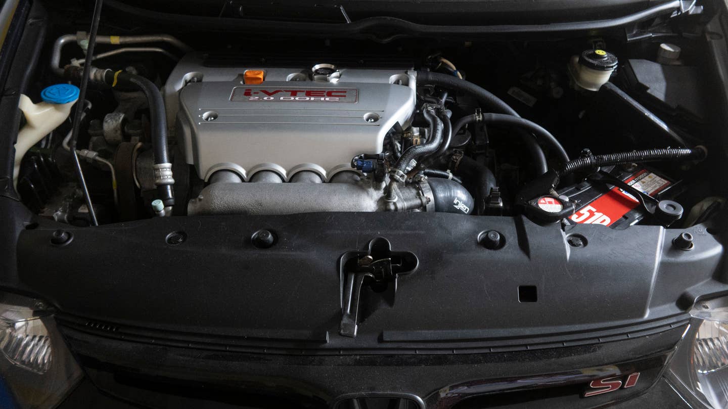 Honda Civic Si engine bay