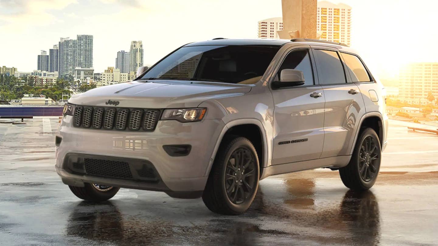 The Old Jeep Grand Cherokee Is Still Being Sold Alongside the New One