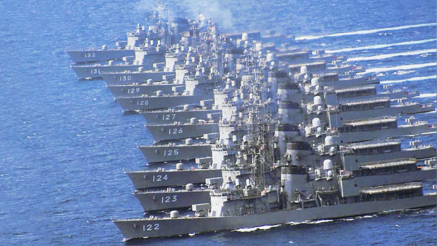 This Shot Of 11 Japanese Hatsuyuki-Class Destroyers Is Damn Impressive