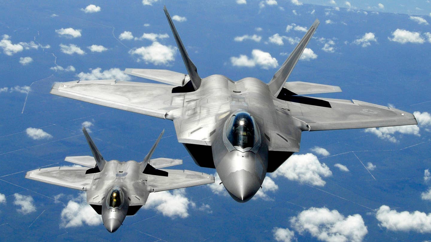 Don’t Retire Oldest F-22 Raptors, Upgrade Them, Demands Congress