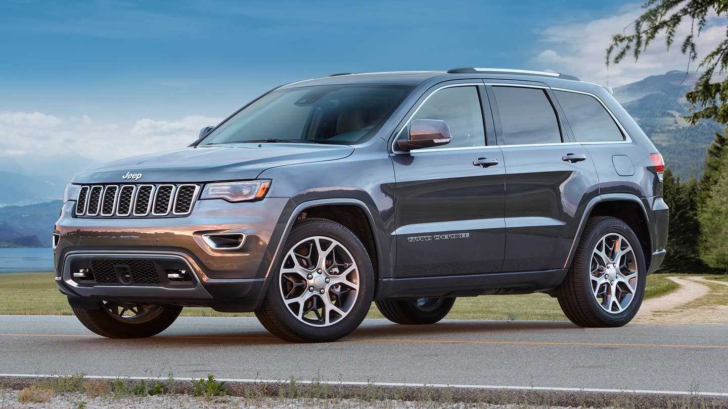 Front driver's side view of a Jeep Grand Cherokee.