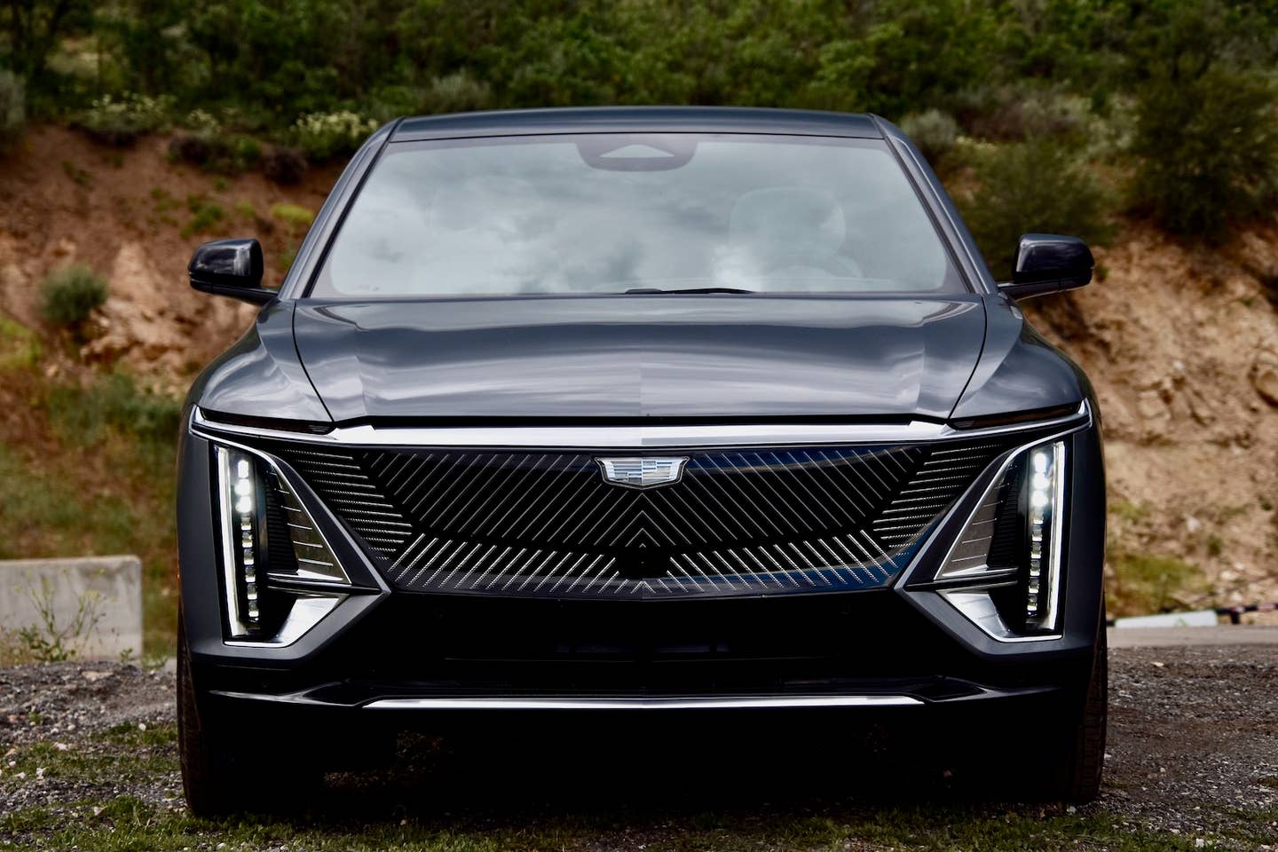 Cadillac Reviews photo