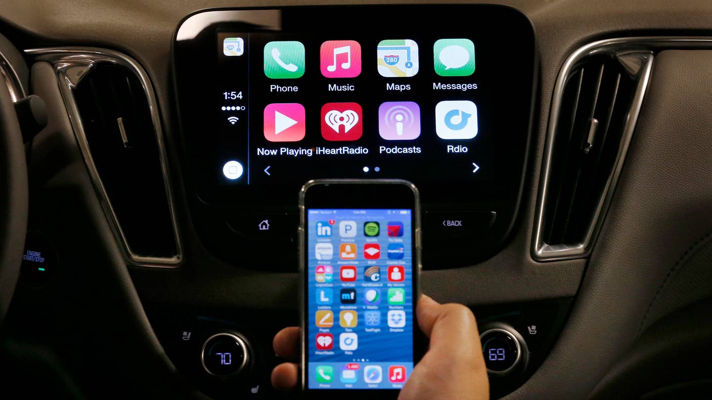 Apple CarPlay Will Allow You to Pay For Gas Through Infotainment Screen This Fall: Report