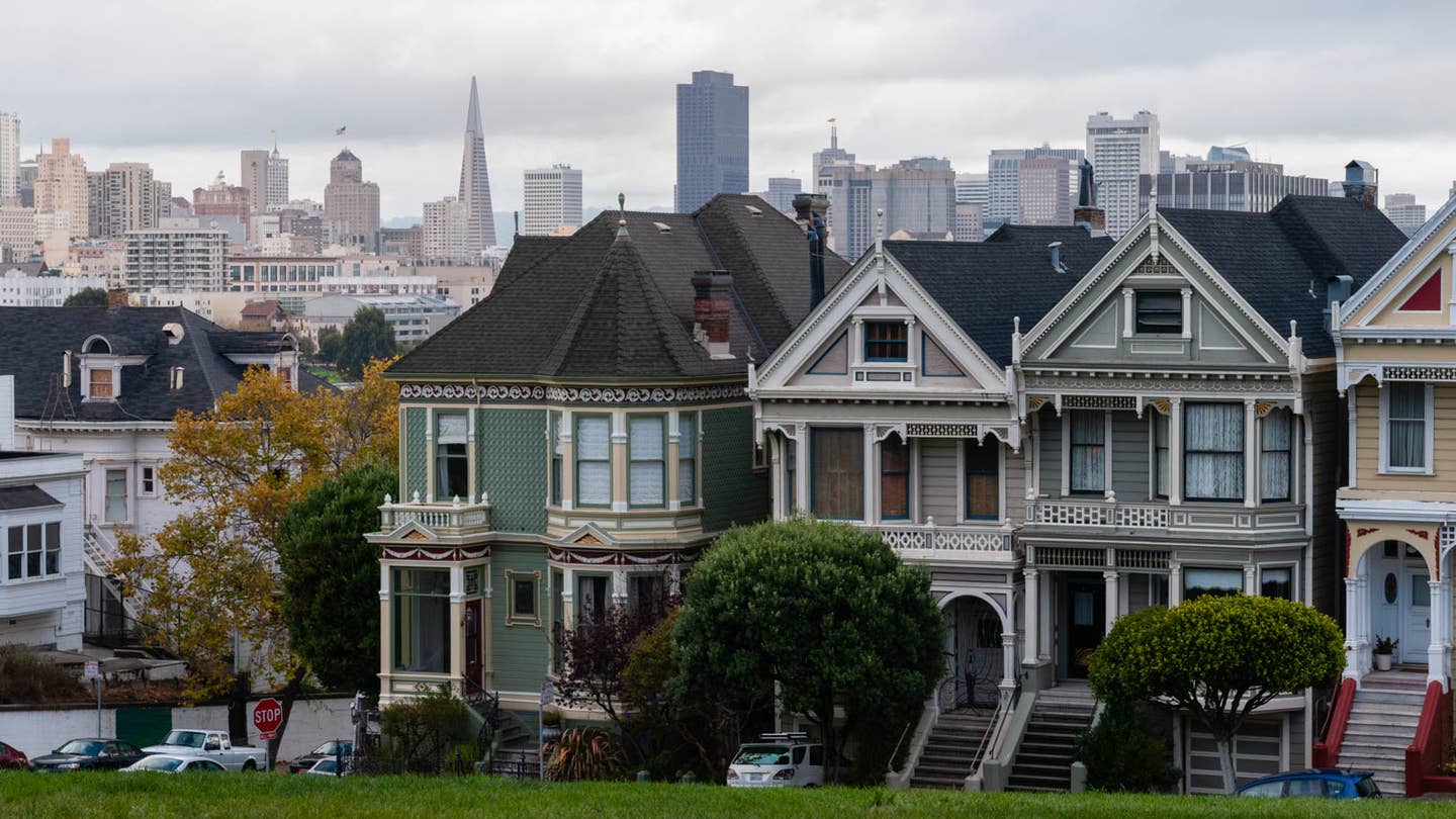 Victorian houses in the Pacific Heights district, and the financial district in the distance. Pacific Heights, San Francisco, California.. (Photo by: Sergio Pitamitz / VWPics/Universal Images Group via Getty Images)