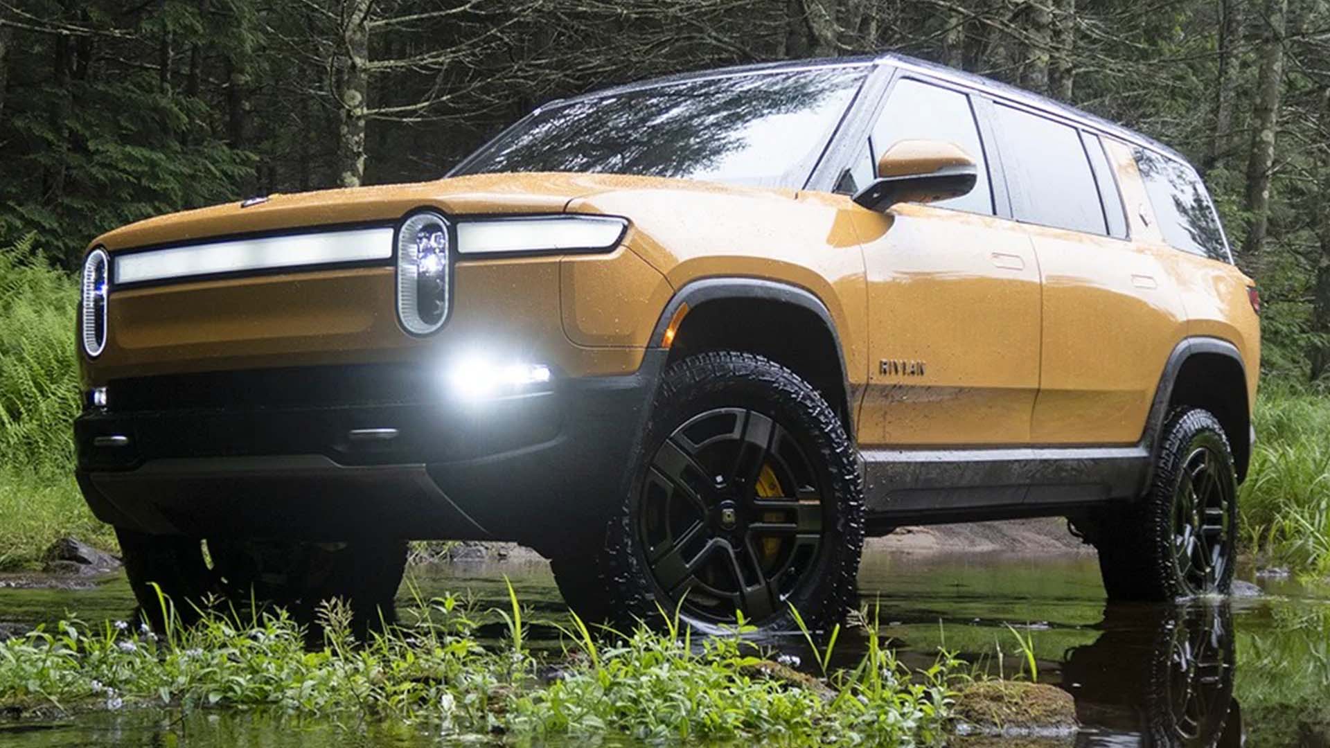 2022-rivian-r1s-review-feels-like-a-throwback-adventure-suv-only-electric