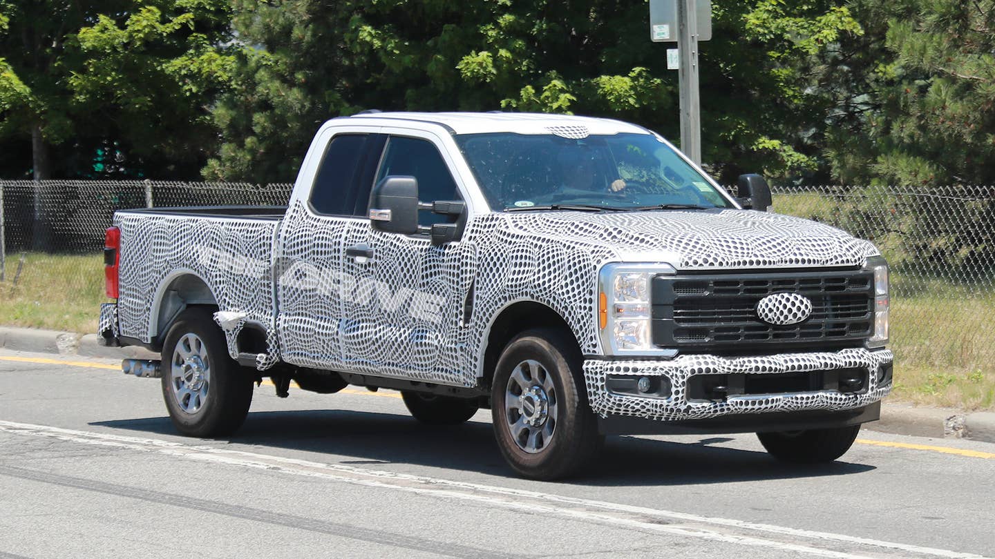 2023 Ford Super Duty Has Some Real Super-Sized Headlights