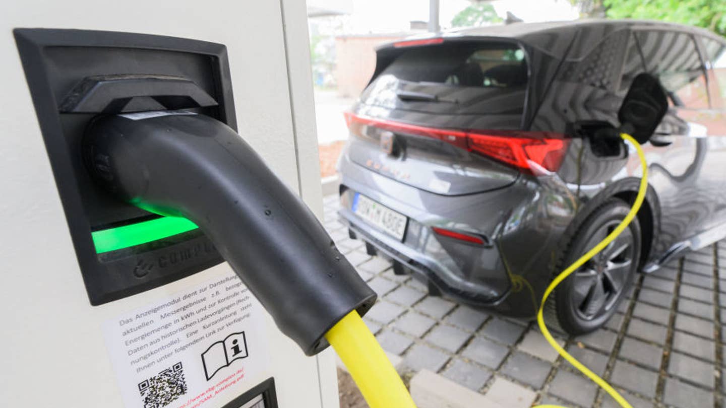 Study Suggests Lack of Public EV Chargers Doesn’t Necessarily Hurt EV Adoption