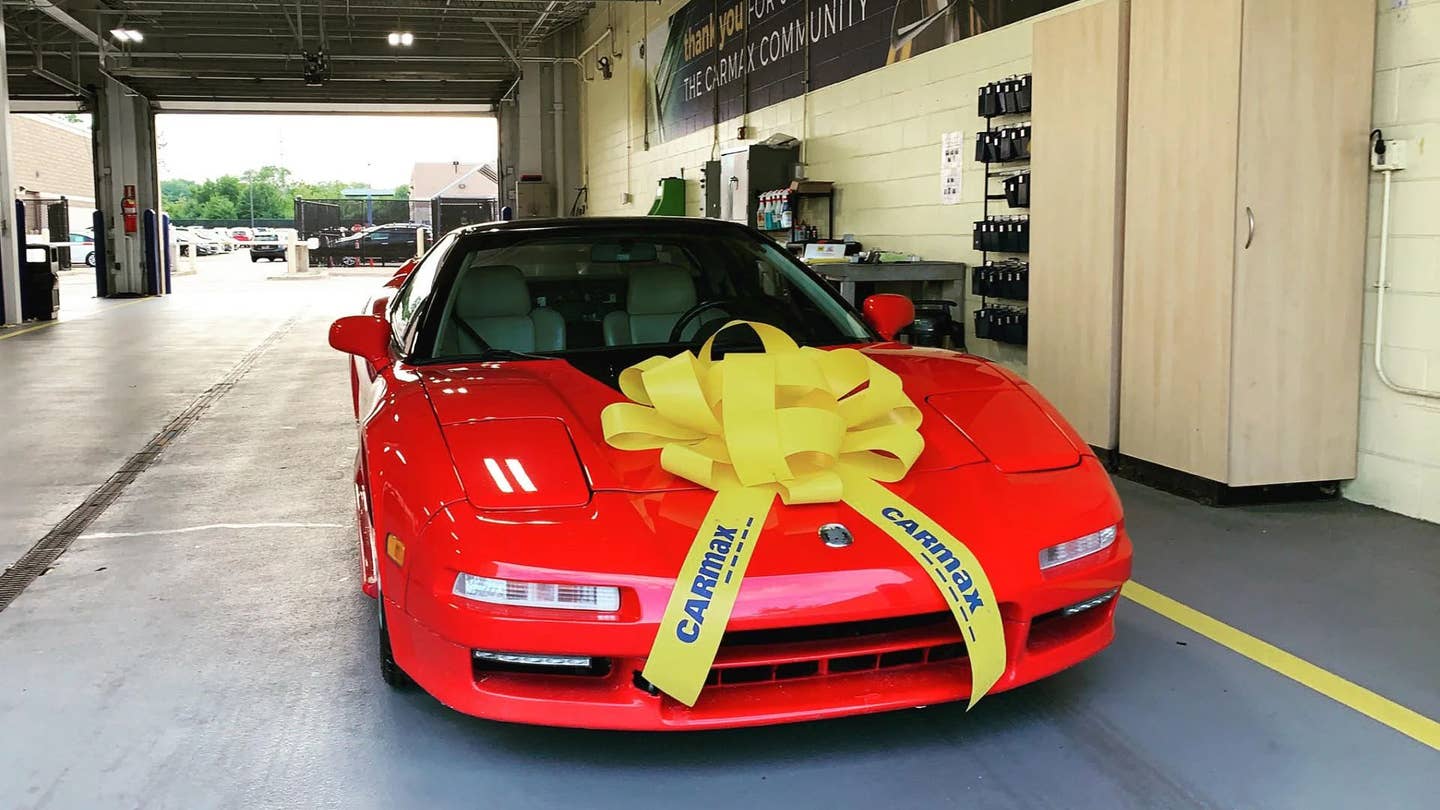 A $30,000 Acura NSX from CarMax Is the Deal of a Lifetime
