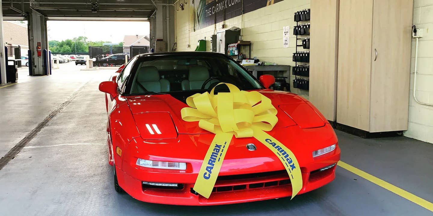 A $30,000 Acura NSX from CarMax Is the Deal of a Lifetime