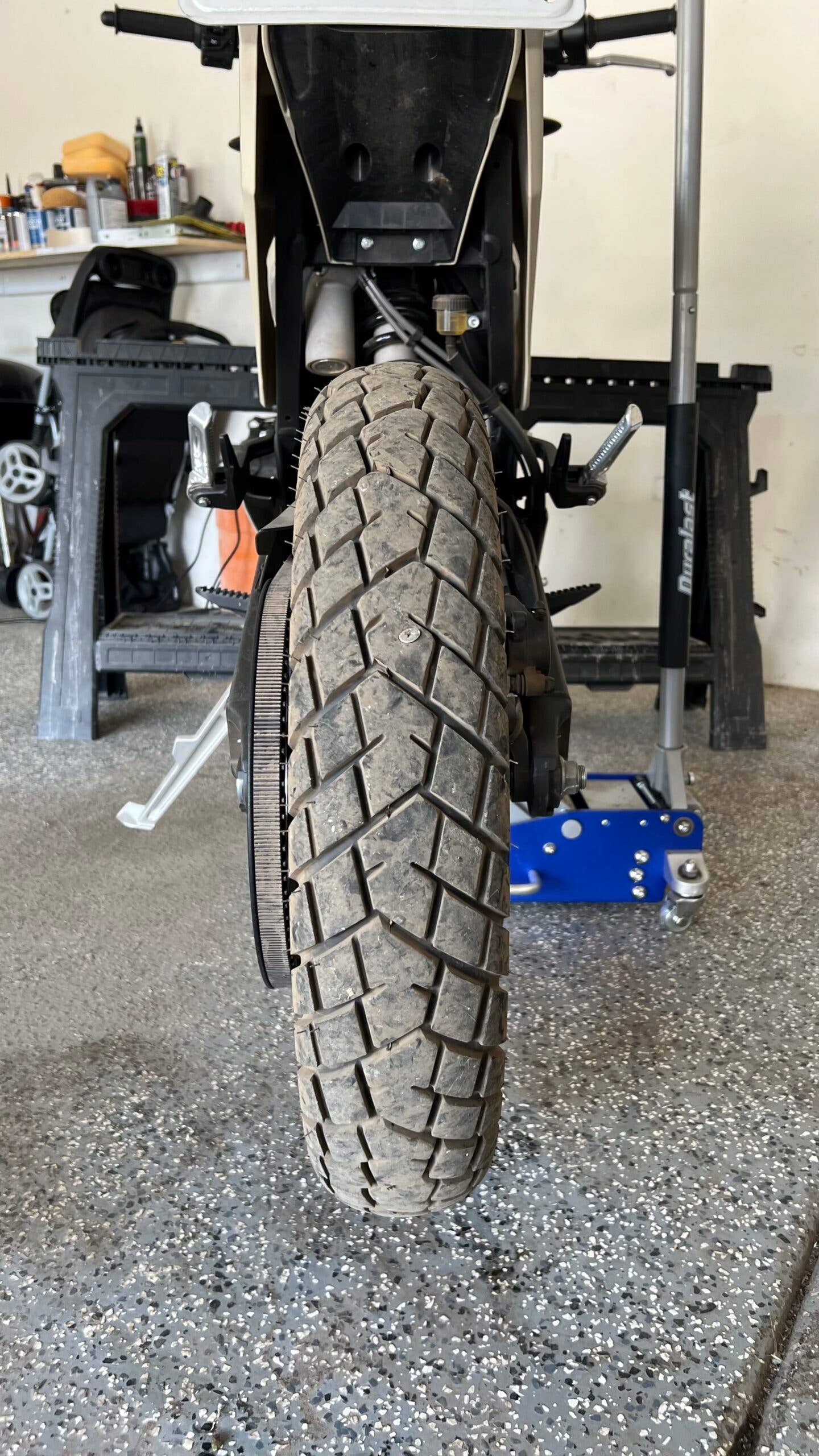 A Screw in the Zero FX’s Tire Showed Me How the Electric Bike Could Be Better