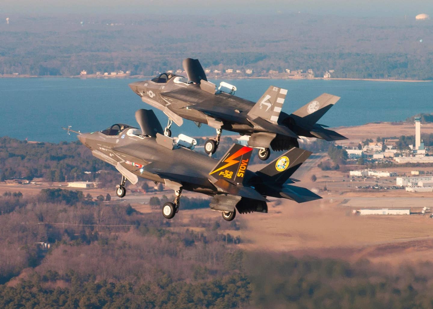 F-35s flying in tandem. (Lockheed Martin photo)