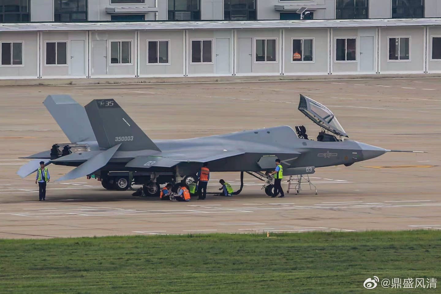 First high-resolution image of the Chinese J-35 stealth fighter jet prototype. <em>Credit: Chinese internet</em>