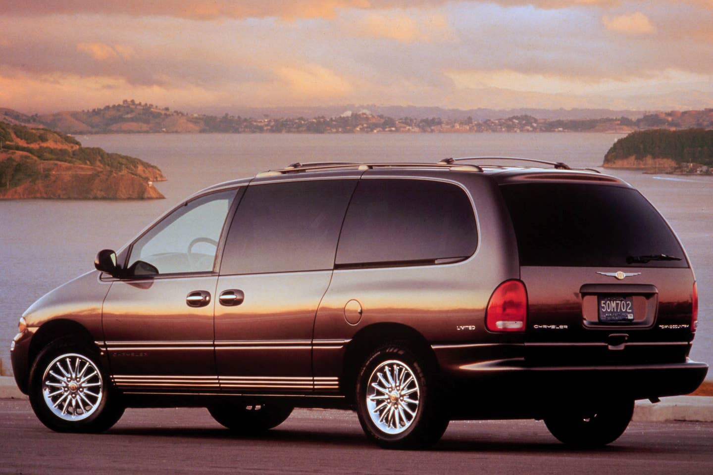 1999 Chrysler Town &amp; Country, the second-most crushed model under Cash For Clunkers, <em>Chrysler</em>