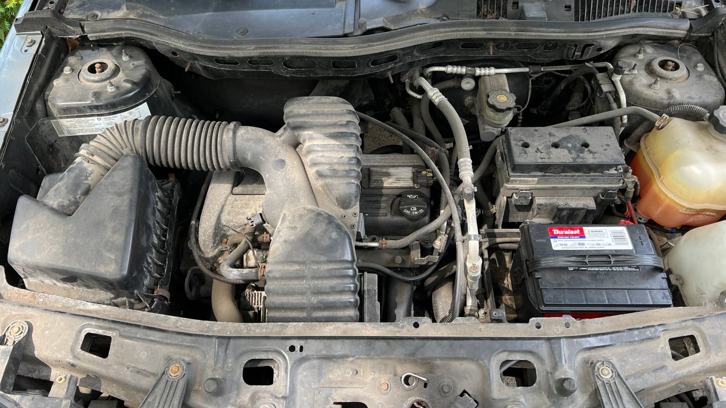 The four-cylinder engine from a 2006 Saturn Vue.