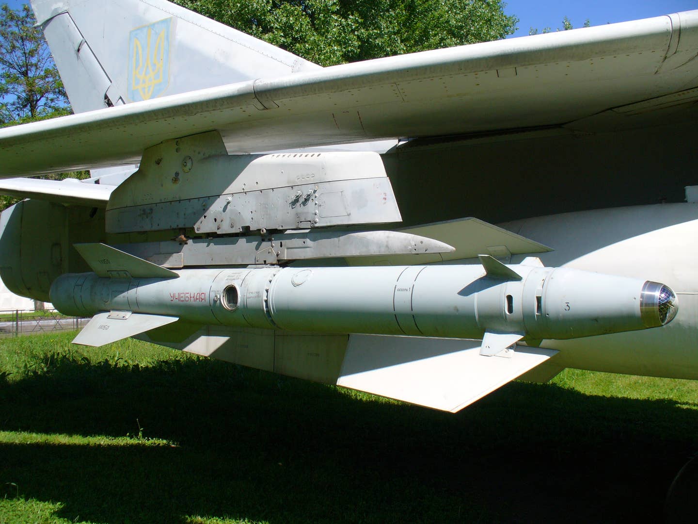 A Kh-25ML on a Su-24 at the Ukrainian Air Force Museum in Vinnytsia. <em>George Chernilevsky/Wikimedia Commons</em>