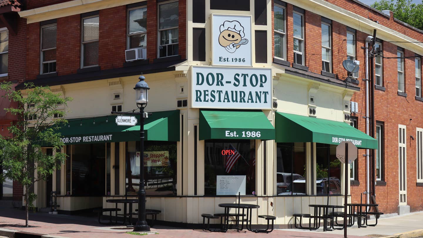 Dor Stop Cafe entrance