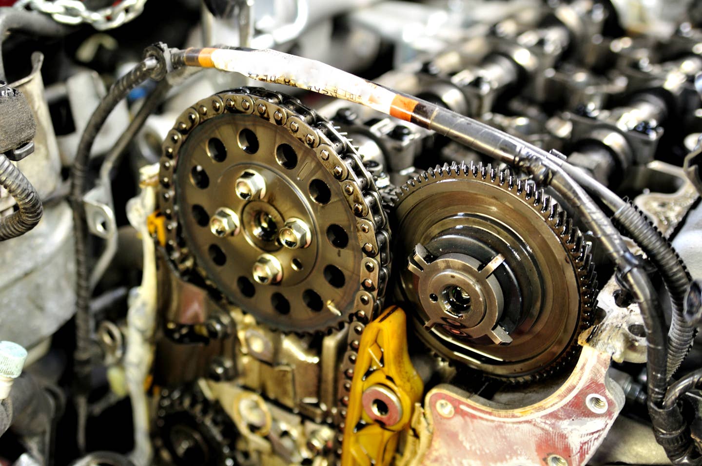 A timing chain.