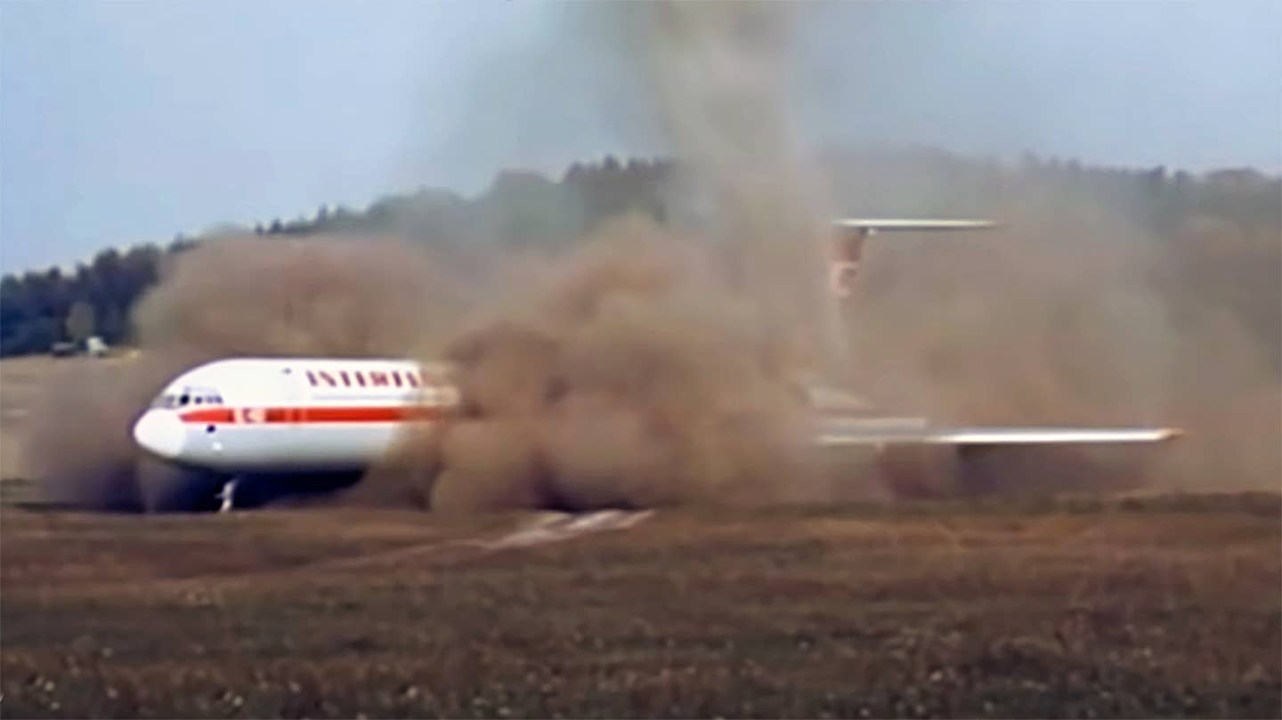 This Crazy Il-62 Airliner’s Grass Landing Has A Great Story Behind It