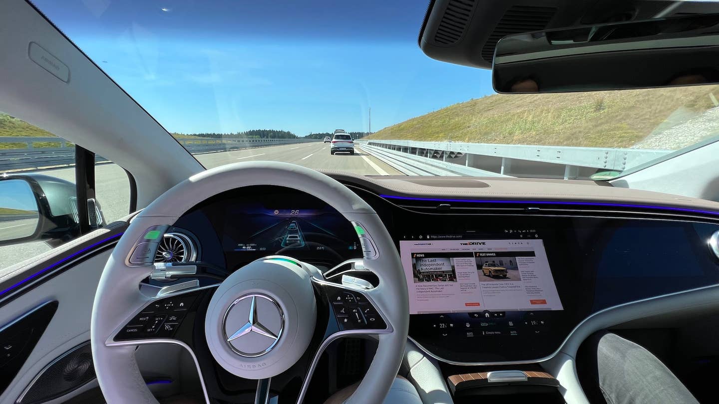 Mercedes-Benz’s Drive Pilot L3 Is Super Smooth (but Limited) Hands-Free Driving