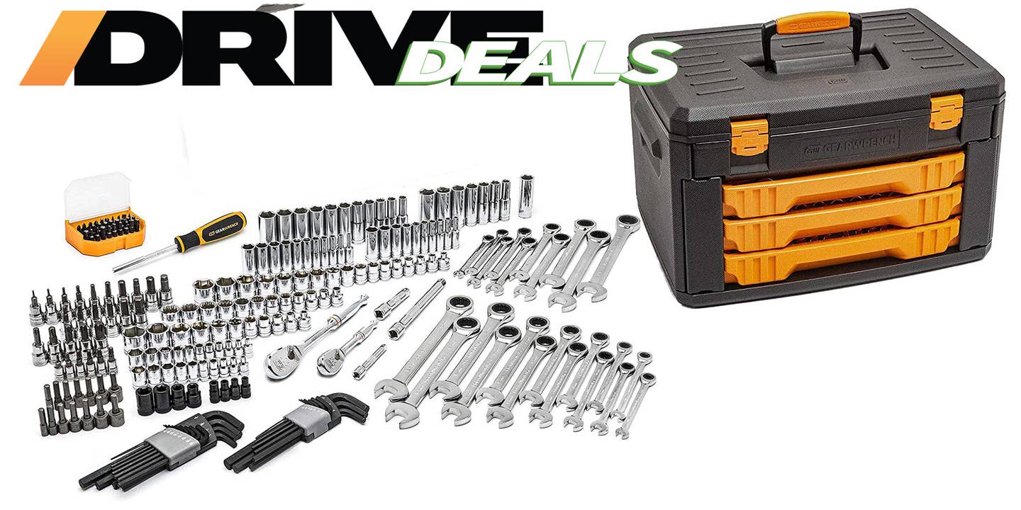 Amazon Will Save You Hundreds on Complete Mechanic Tool Sets