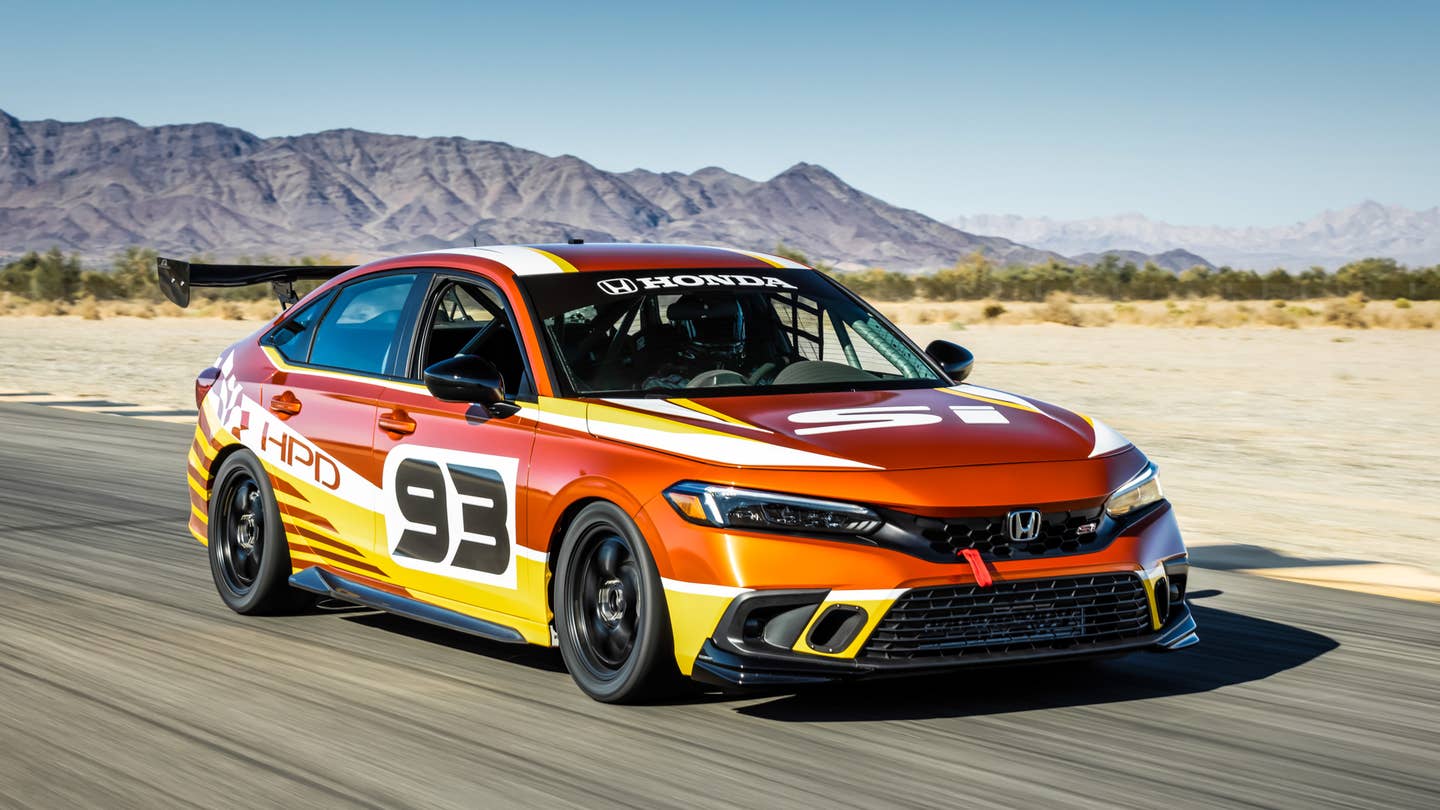 The Honda Civic Si Factory Race Car Is Thrilling—and Terrifying