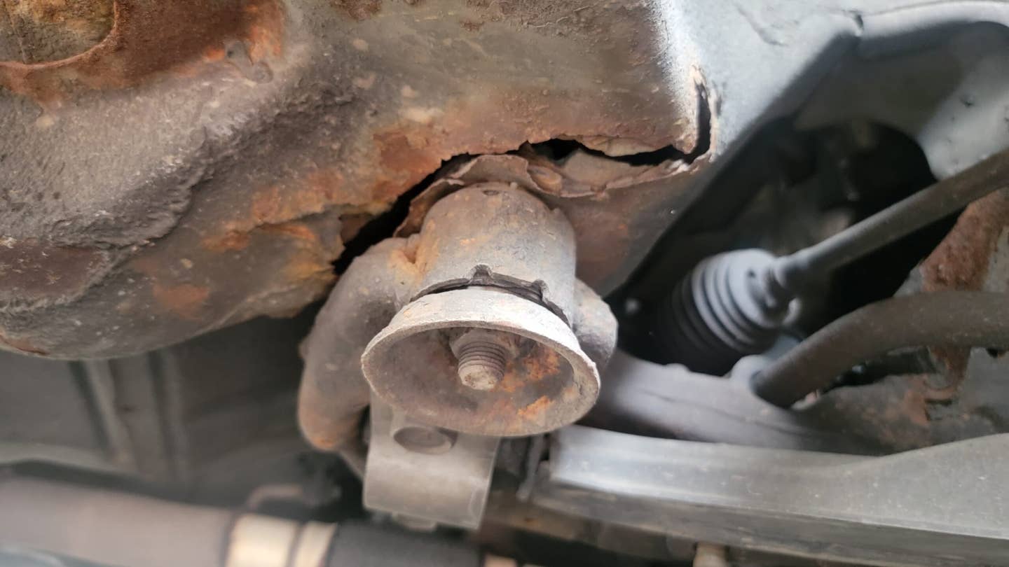 2000 Nissan Maxima Subframe Front rusted through