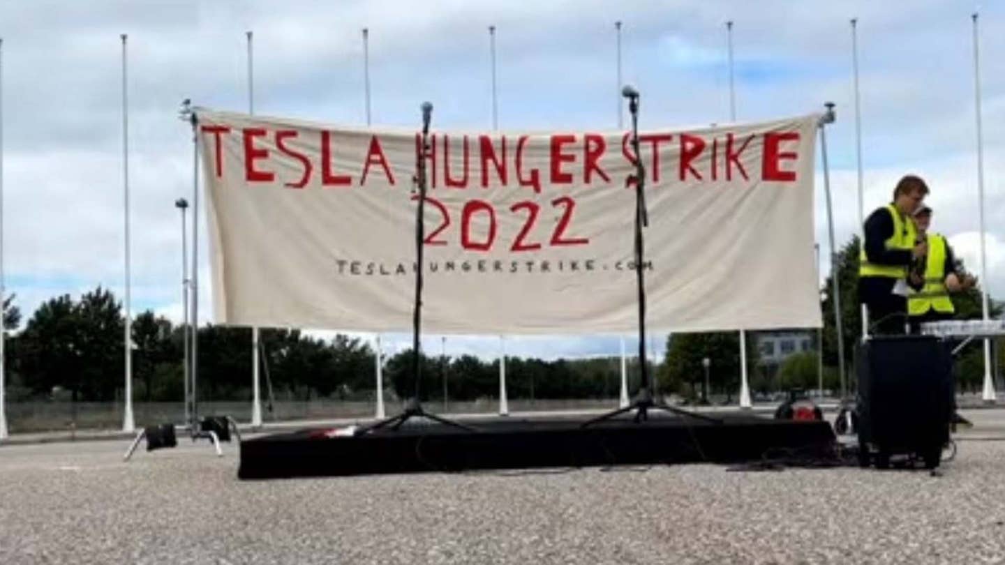 That Tesla Owner Hunger Strike Barely Lasted a Day