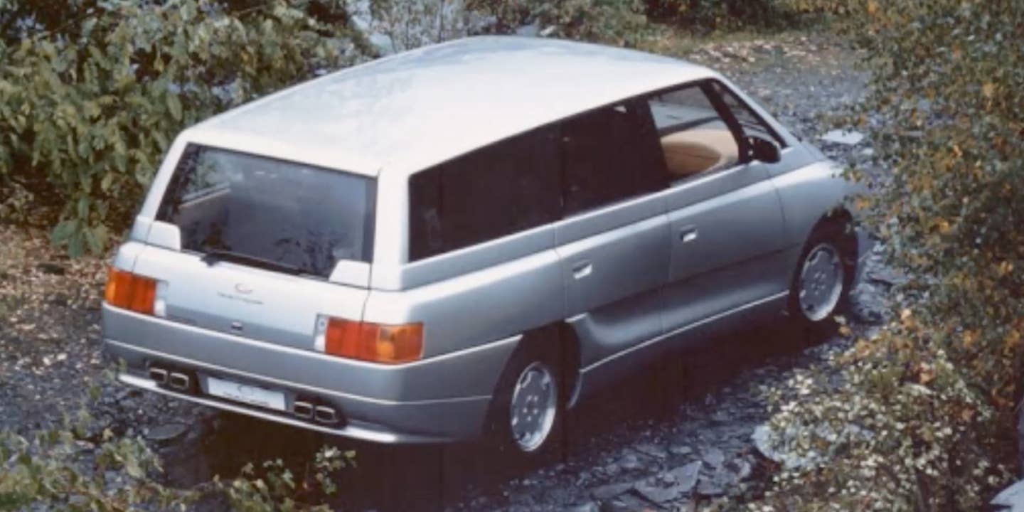 The De La Chapelle Parcours PC12 Was a Wild ’90s V12 Minivan Lost to Time