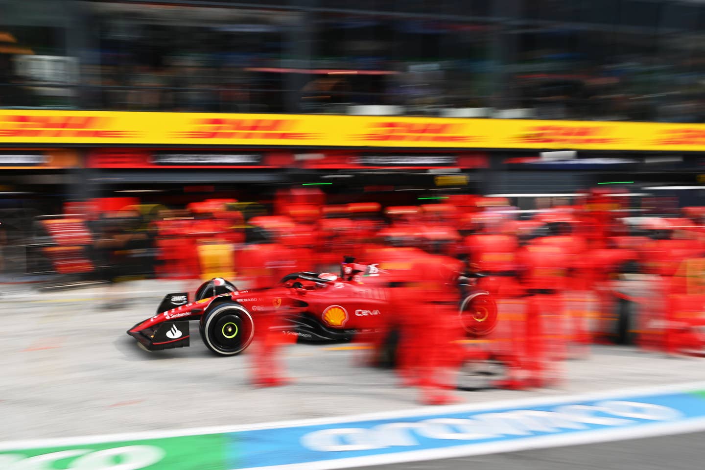 Ferrari's pitstops were almost embarrassing during the 2022 Dutch GP | Photo by Dan Mullan/Getty Images