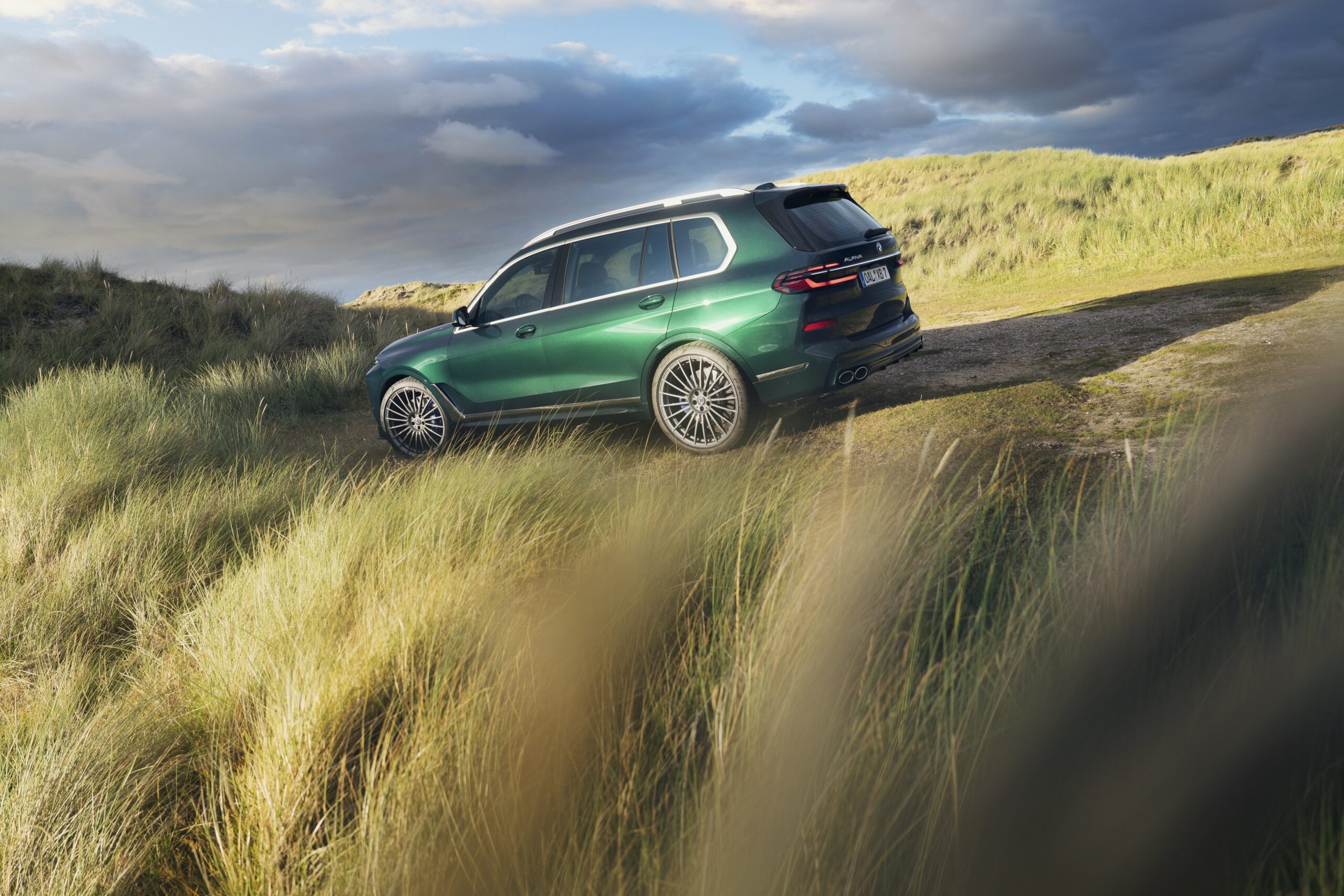 2023 BMW Alpina XB7: 630 HP, Fancy Suspension, and a $145,995 Price Tag