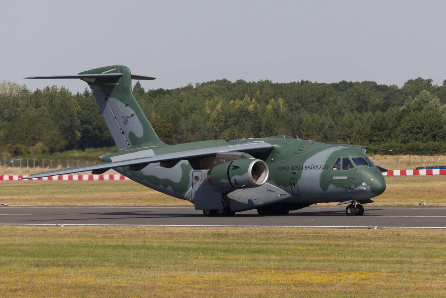 The KC-390 at the RIAT Airshow 2022. <em>Credit: Ronnie Macdonald/Wikimedia Commons</em>