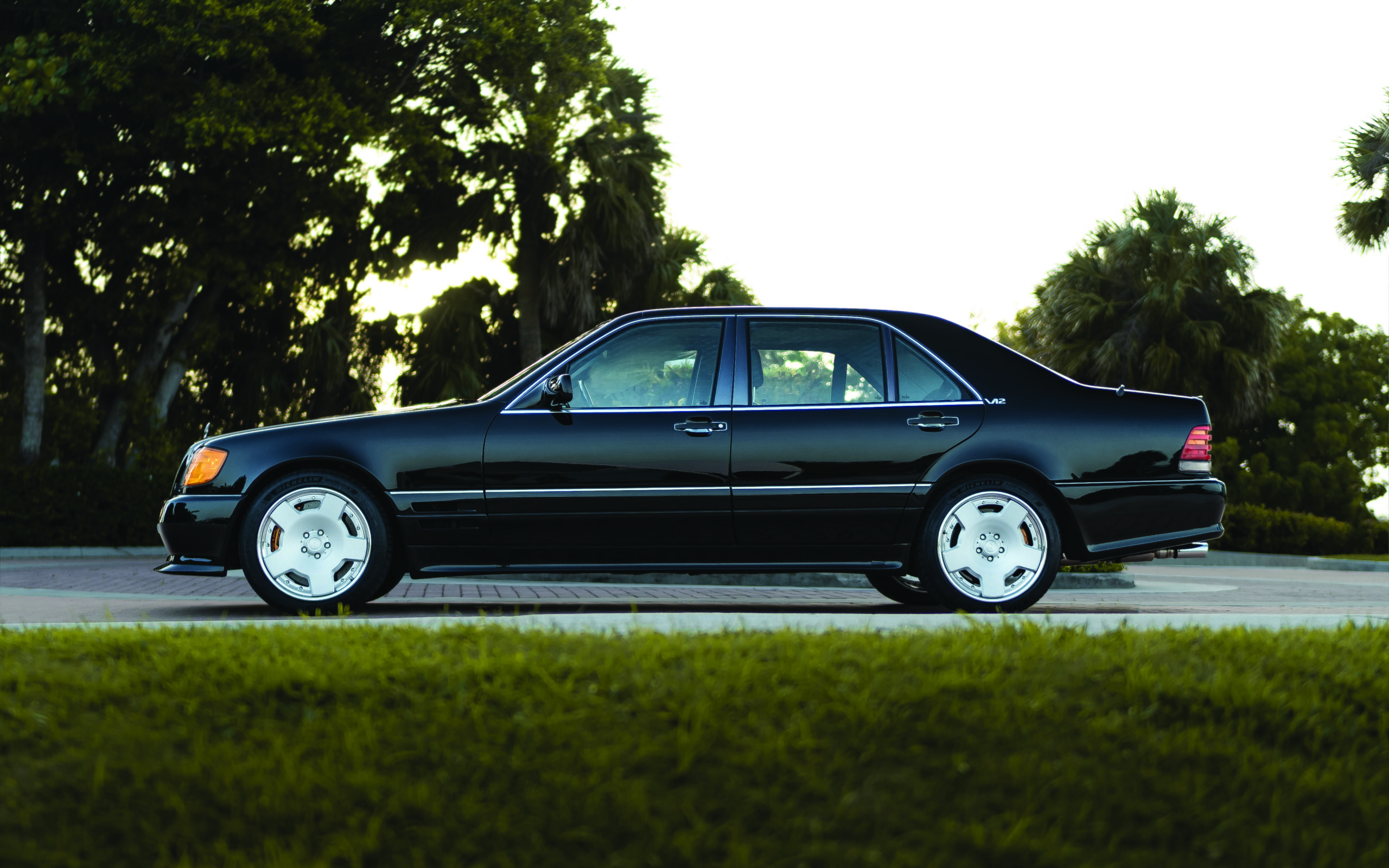 This Tuned Renntech S76R S-Class Mercedes Makes 615 HP From a 7.6-Liter V12
