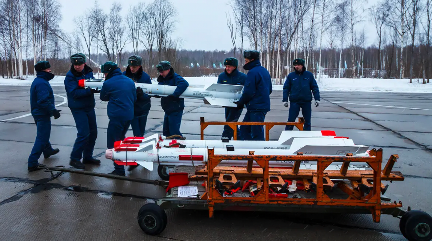 Ground crew prepare air-to-air missiles during the Ladoga-2019 live-fire exercise at Besovets Air Base, in the Western Military District. <em>Russian Ministry of Defense</em>