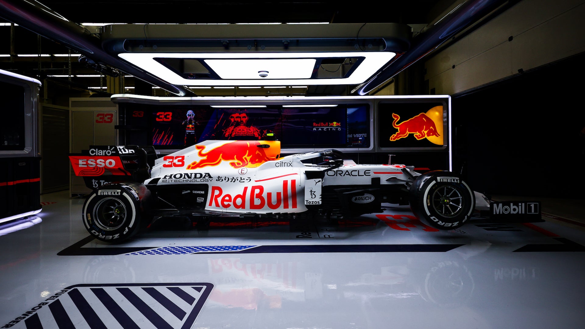 Sovesal Fabel vejledning Red Bull F1 Cars Wearing Honda Badges Again Could Preview Another  Partnership