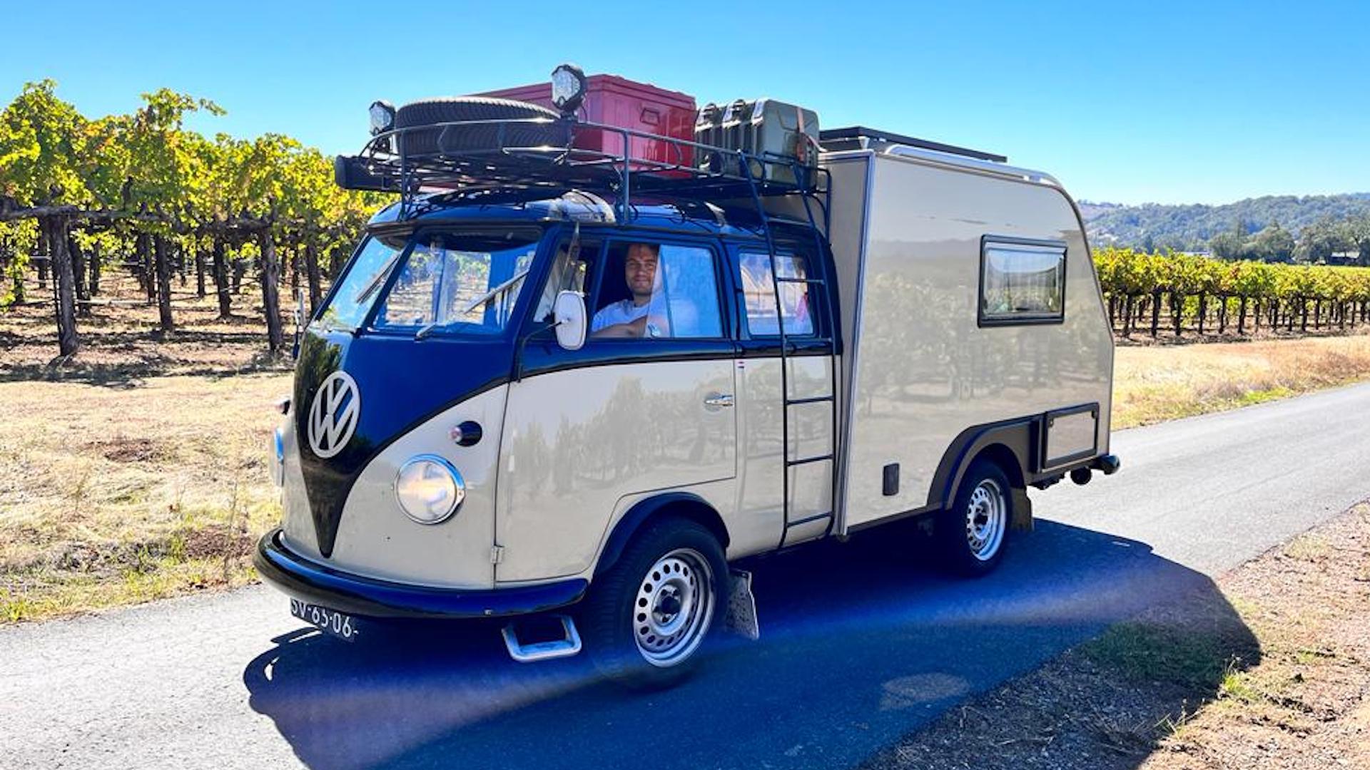 lof hoofdzakelijk zondag This Immaculate VW T1 Pickup Resto-Mod is a Camper That's Ready for Anything