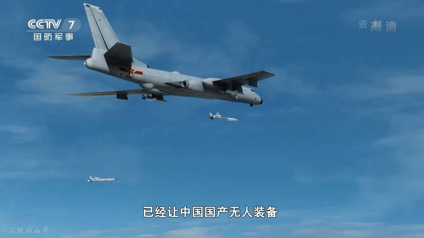 Air-launched LJ-1s joining up. (Chinese Internet)