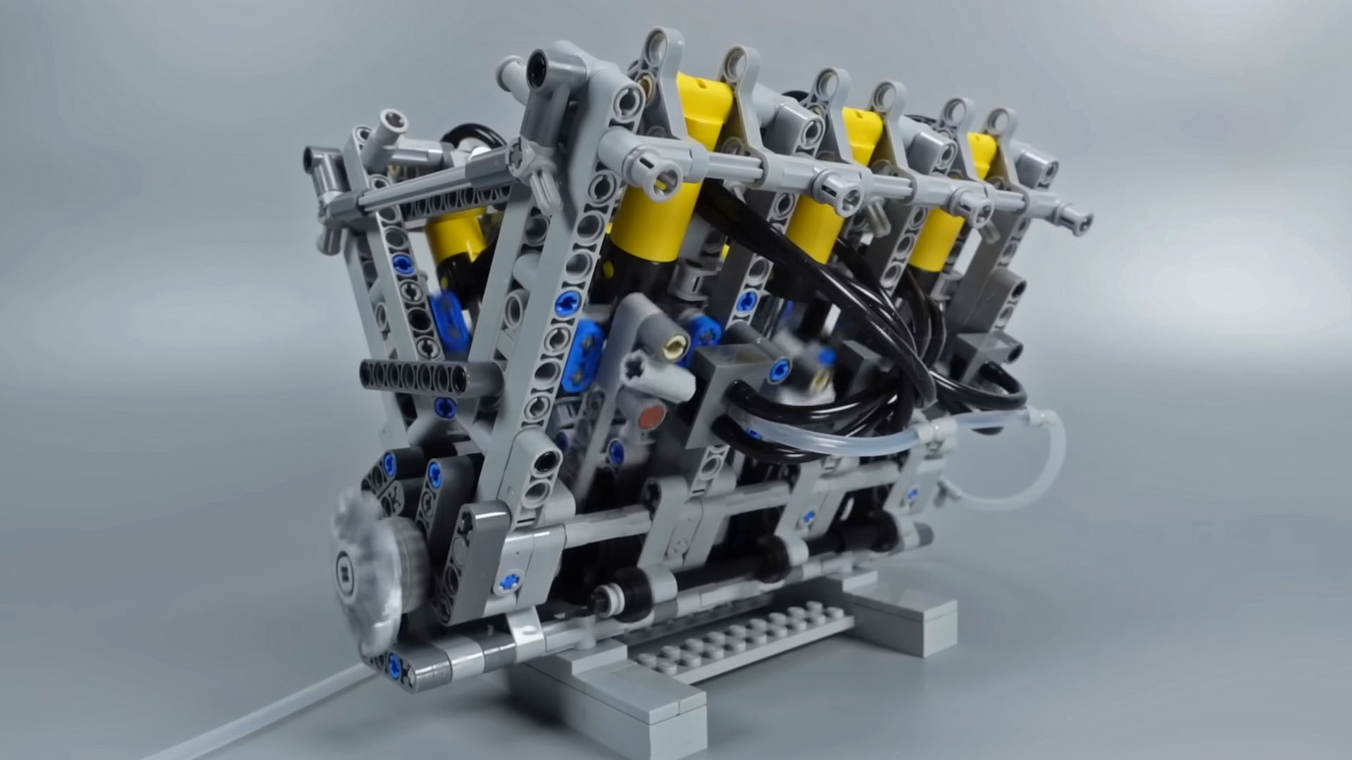 fest føderation forpligtelse These Air-Powered Lego Piston Engines Are Hypnotizing To Watch