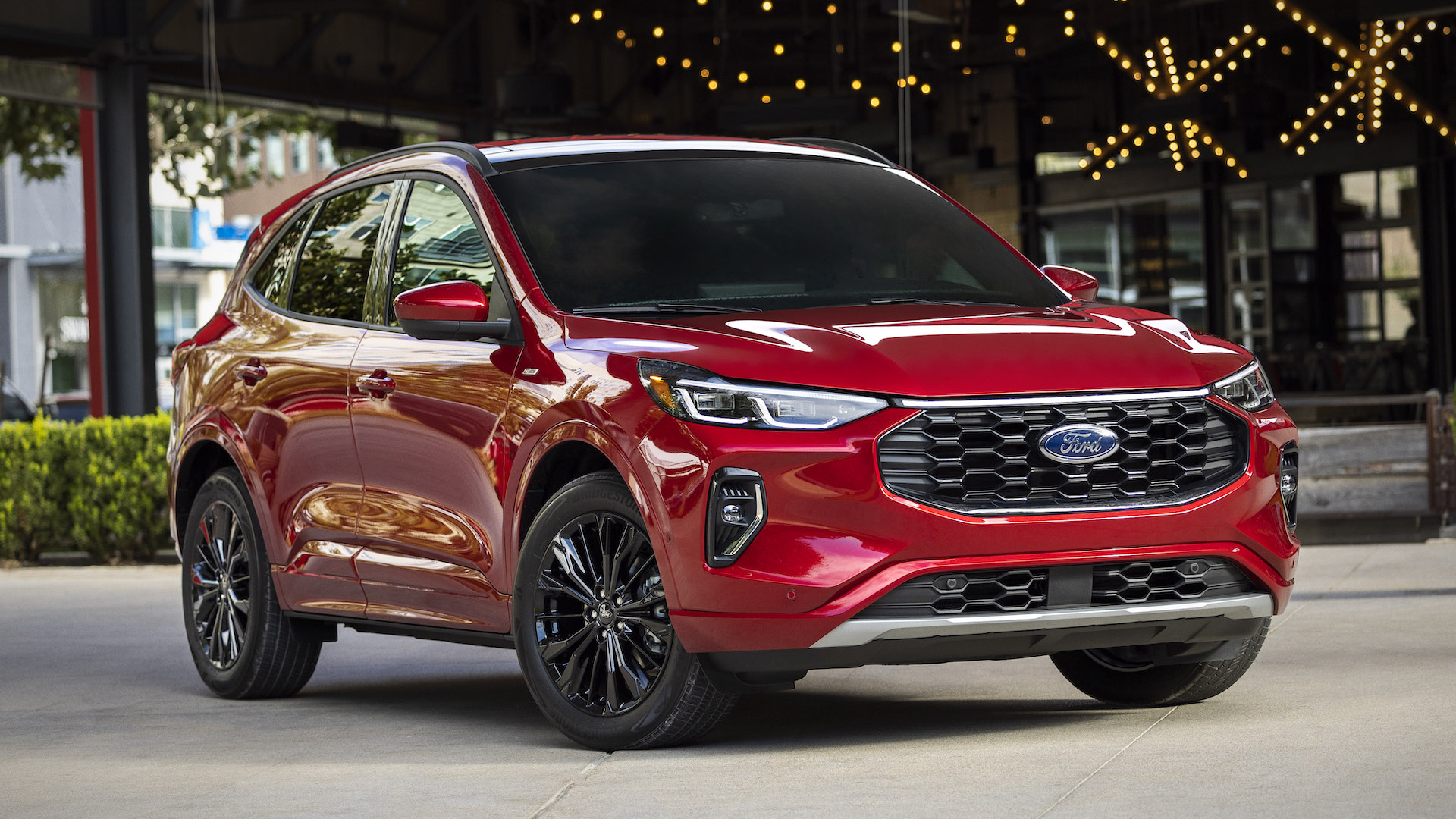 The 2023 Ford Escape Gets a New Face, More Tech, and STLine Trims