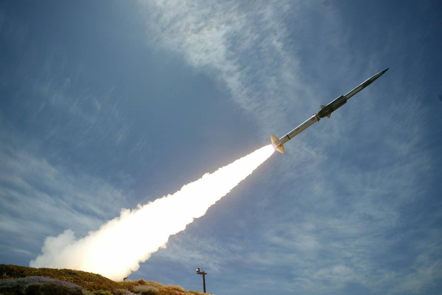 The&nbsp;<a href="https://en.wikipedia.org/wiki/GQM-163A_Coyote">GQM-163A Coyote</a>&nbsp;Supersonic Sea-Skimming Target test launch in May 2004.<em> Credit: U.S. Navy</em>