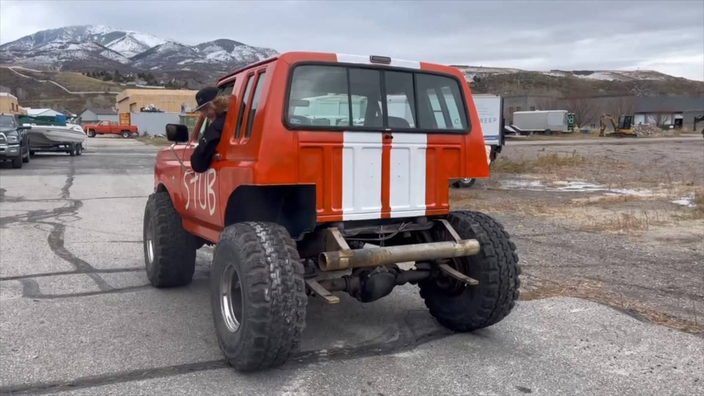 Those rear leafs aren't really connected to anything at the back, which provides plenty of articulation.   <em>YouTube/Hunter Goodrich</em>