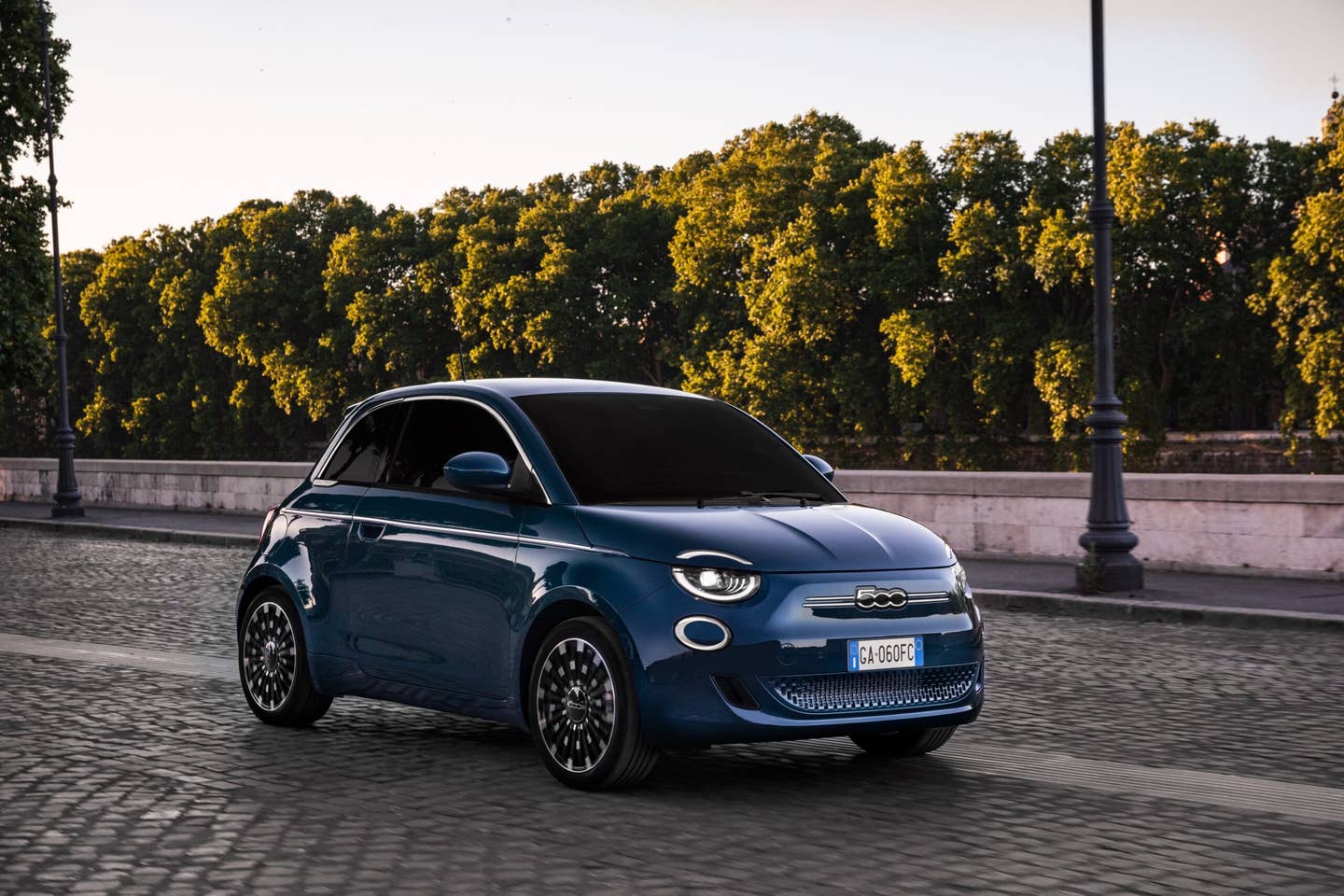 A non-designer example of a Euro-spec Fiat New 500, to be known as the Fiat 500e in the US.<em> Fiat</em>