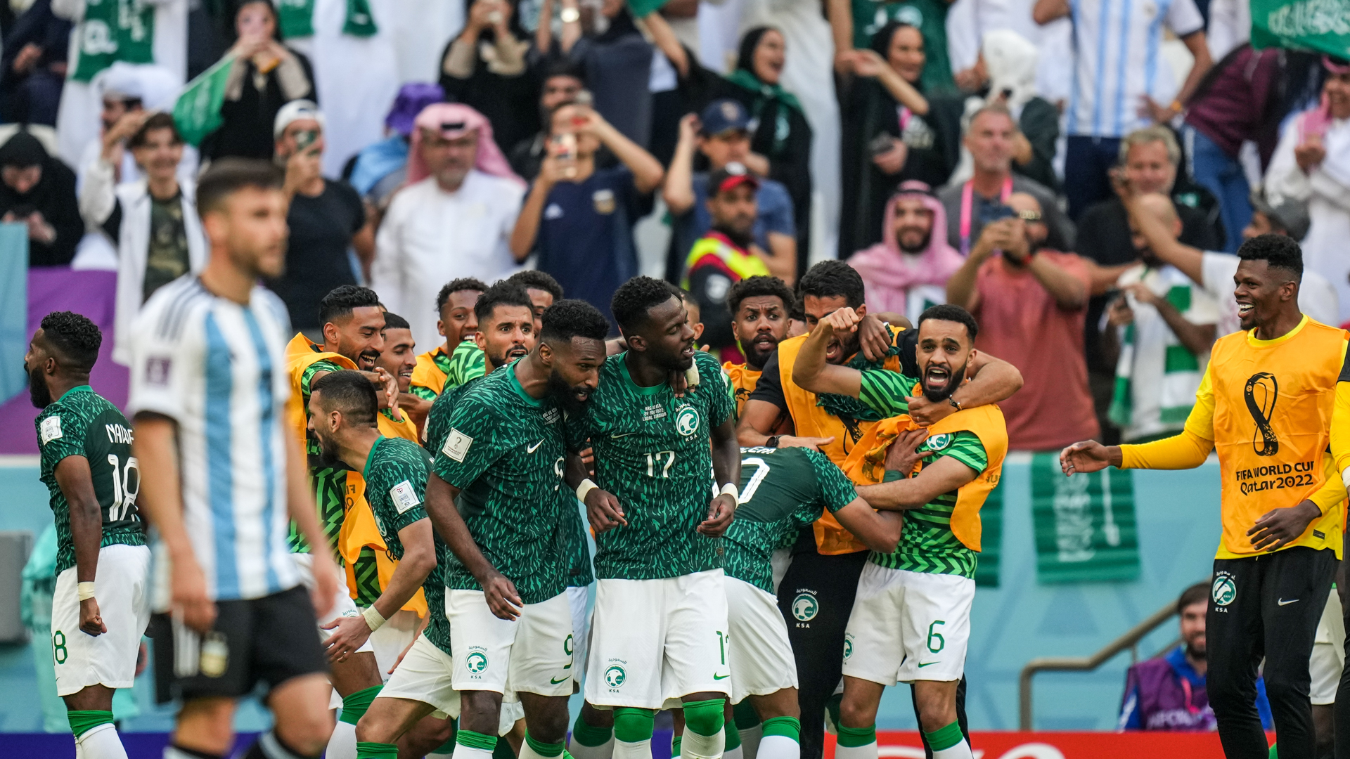 World Cup Soccer: Saudi Arabia gifts Rolls Royce Phantom to players for  beating Argentina; U.S holds England to a scoreless draw