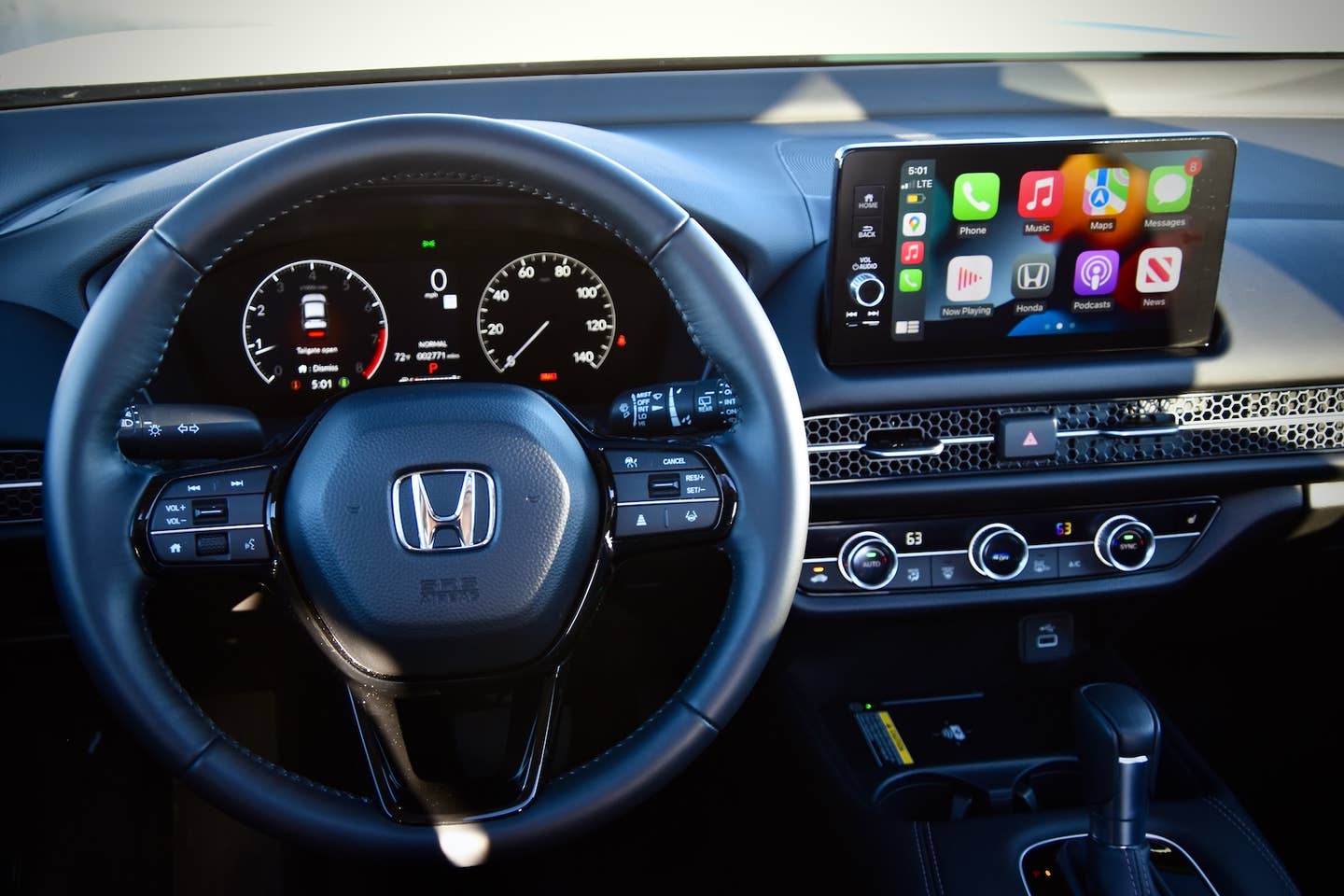 2023 Honda HR-V EX-L AWD cockpit. <em>James Gilboy</em>