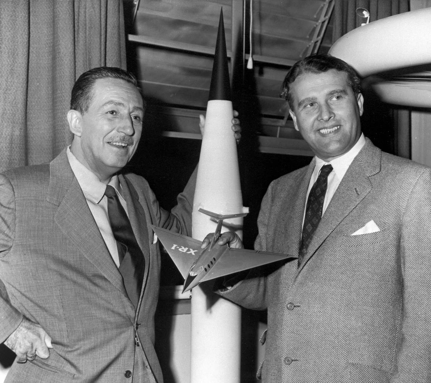 Wernher von Braun (right) and Walt Disney, 1954. <em>NASA/Wikimedia Commons</em>
