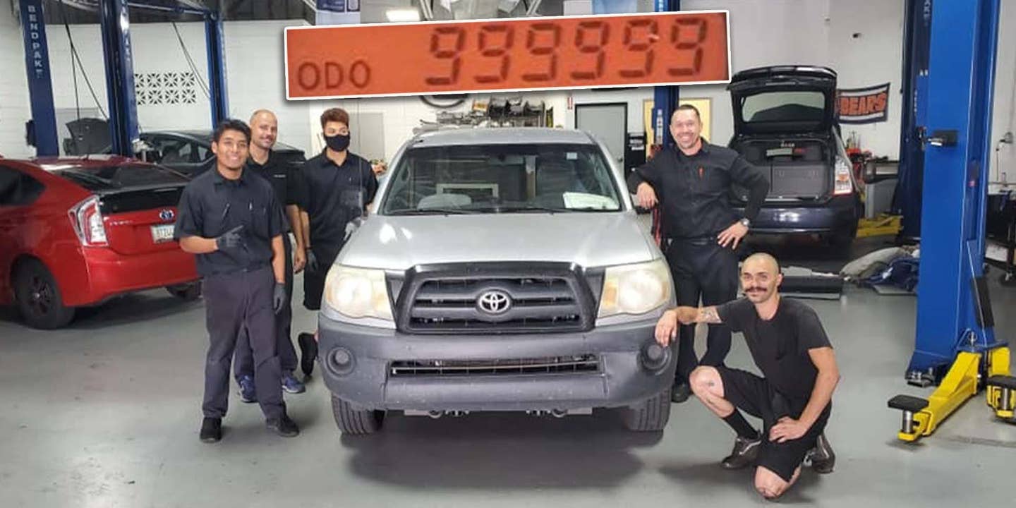 Million-Mile 2008 Toyota Tacoma Is a Reminder to Change Your Dang Oil