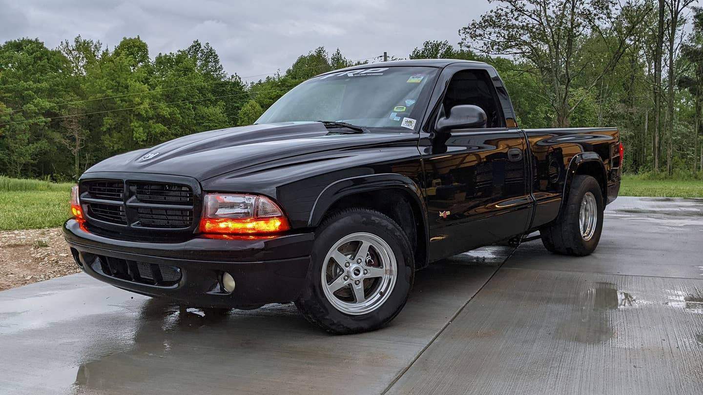 Hellcat-Swapped 1998 Dodge Dakota Pickup Is the Ultimate Mid-Size Monster
