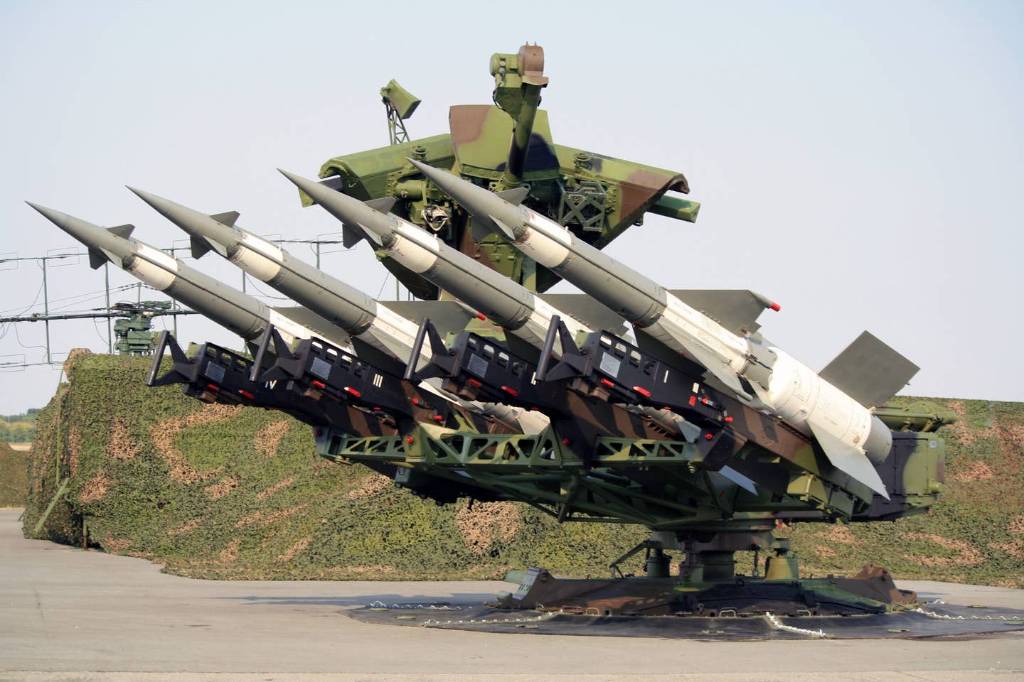 V-600 missiles on the S-125 quadruple launcher. <em>Credit: Srđan Popović/Wikimedia Commons</em>